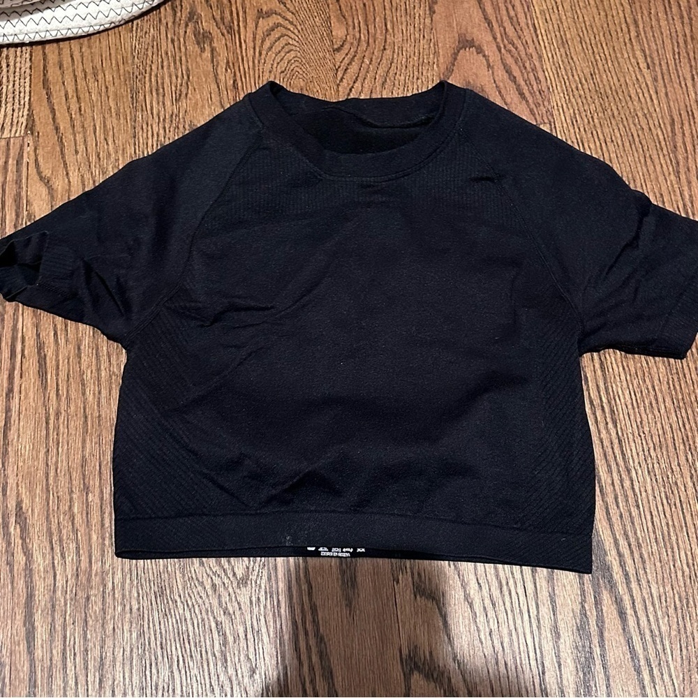 Black Cropped Workout Top